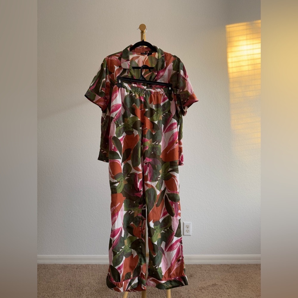Tahari Sleepwear Set